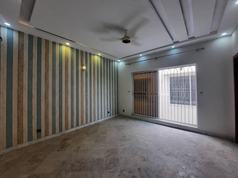 1 Kanal Upper Portion for Rent in DHA Phase 3 3 Beds with Separate Entrance! 17