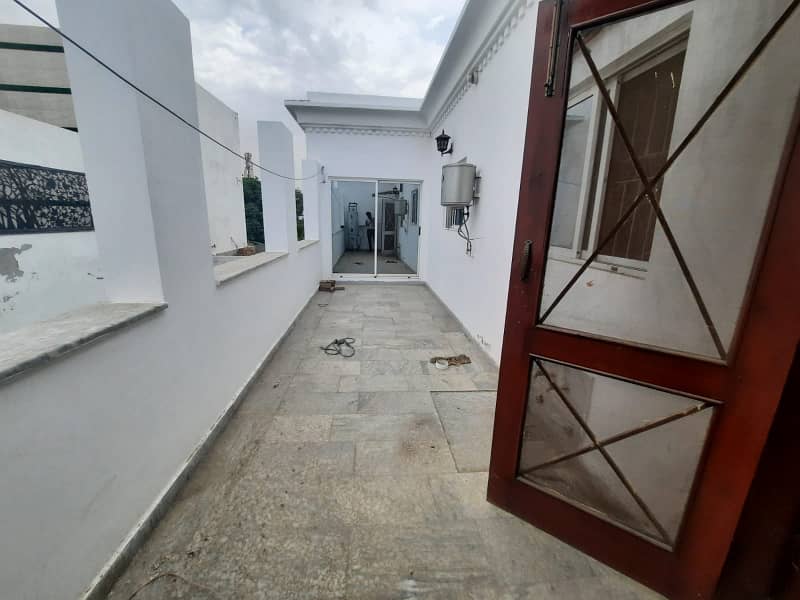 1 Kanal Upper Portion for Rent in DHA Phase 3 3 Beds with Separate Entrance! 18