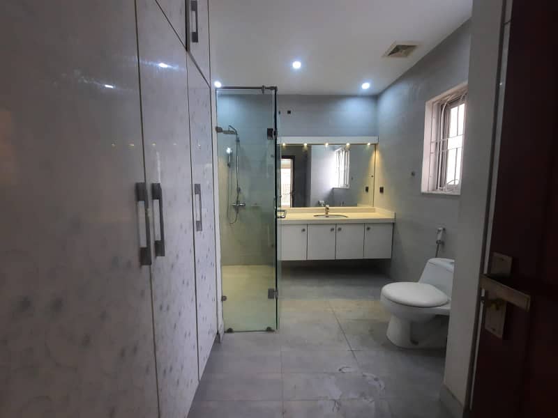 1 Kanal Upper Portion for Rent in DHA Phase 3 3 Beds with Separate Entrance! 22