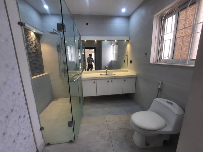 1 Kanal Upper Portion for Rent in DHA Phase 3 3 Beds with Separate Entrance! 23