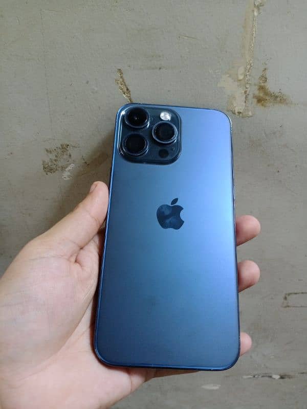 iPhone 15 Pro Max 1