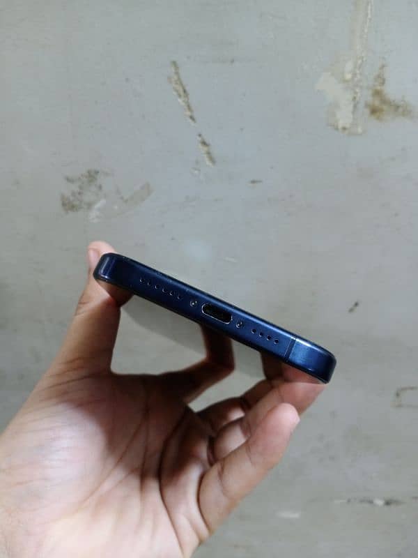 iPhone 15 Pro Max 2