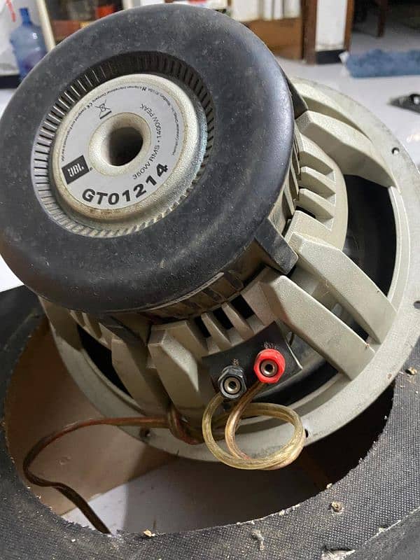 woofer and amplifier 2