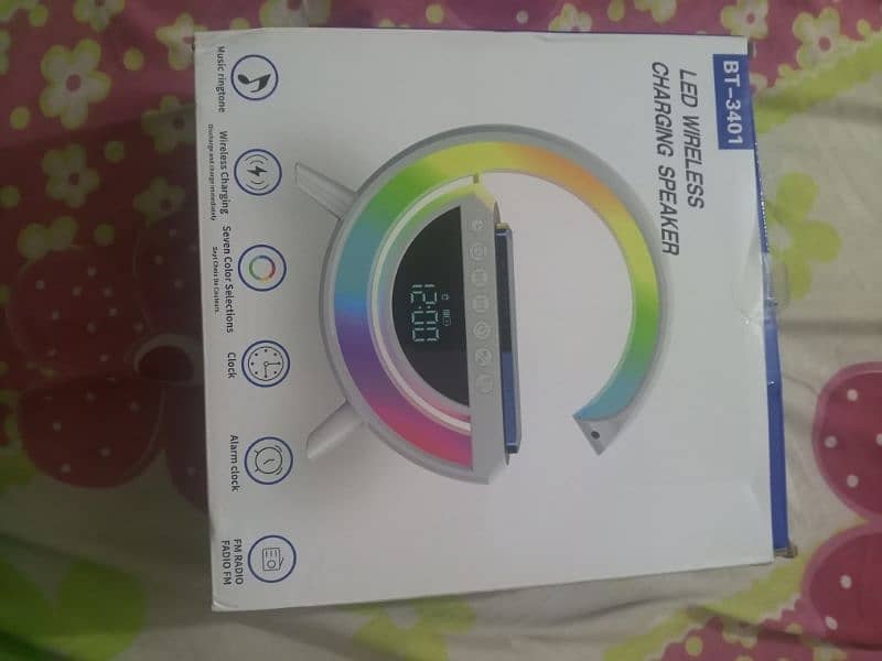 bt-3401 wireless charger for sale lamp speaker. 0