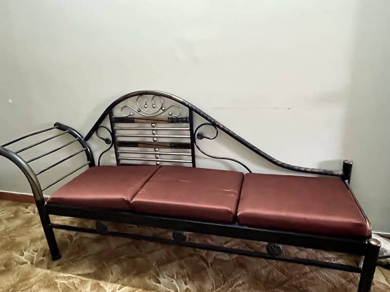 center table and sethi 3