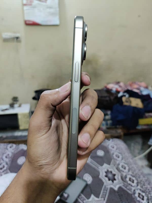 iphone 15PM 256 jv natural titanium 4