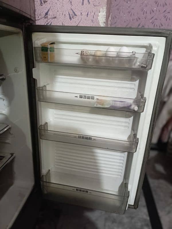 Urgent Sale Dawlance Refrigerator 2 Door 3
