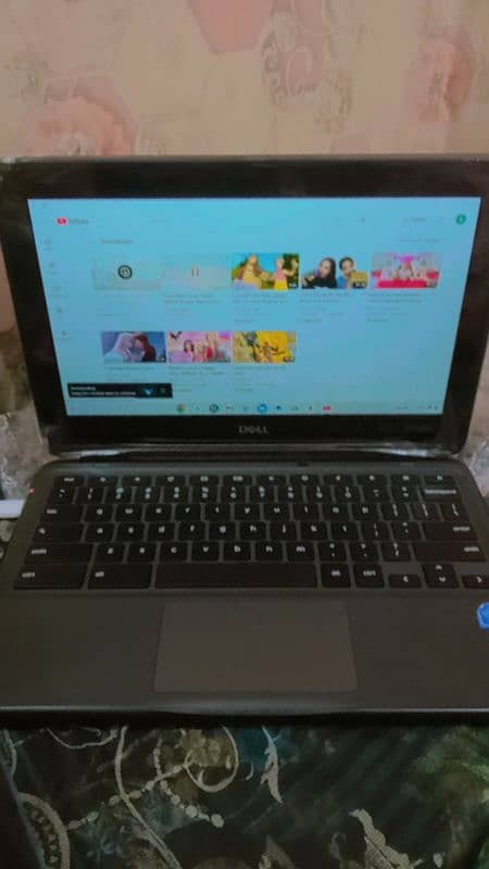 Dell Chromebook Touch and 360 rotatable 1