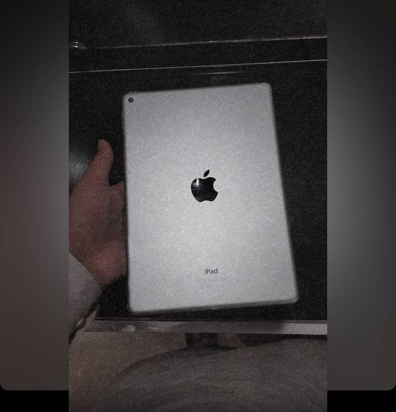 Ipad air 2 10 by 9 condition 1