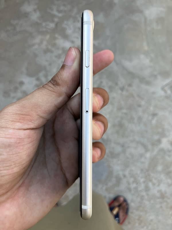IPhone SE 2022 (3rd Gen) 3