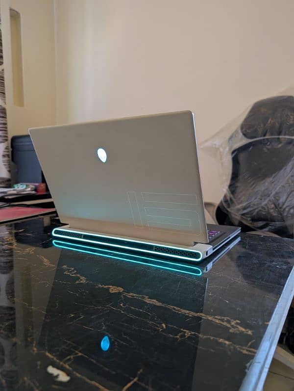 Alienware X15 R2 - Gaming Laptop 4