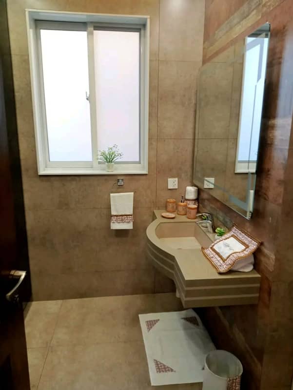 DHA PHASE 6 BLOCK A 1 KANAL FULL HOUSE FOR RENT. 16