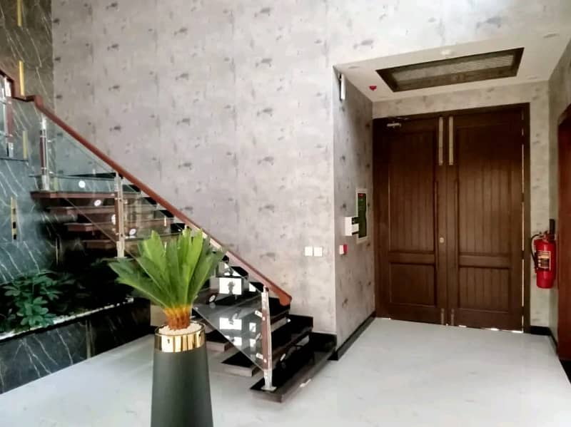 DHA PHASE 6 BLOCK A 1 KANAL FULL HOUSE FOR RENT. 17