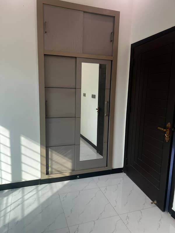 125sq yd Villa For SALE, in Precinct-15 opposite to ALI BLOCK. A-PLUS Construction. 3 Bedrooms, Drawing, Dining, TV Lounge . 10min Drive from Main Gate of Bahria Town Karachi. All aminities nearby 1