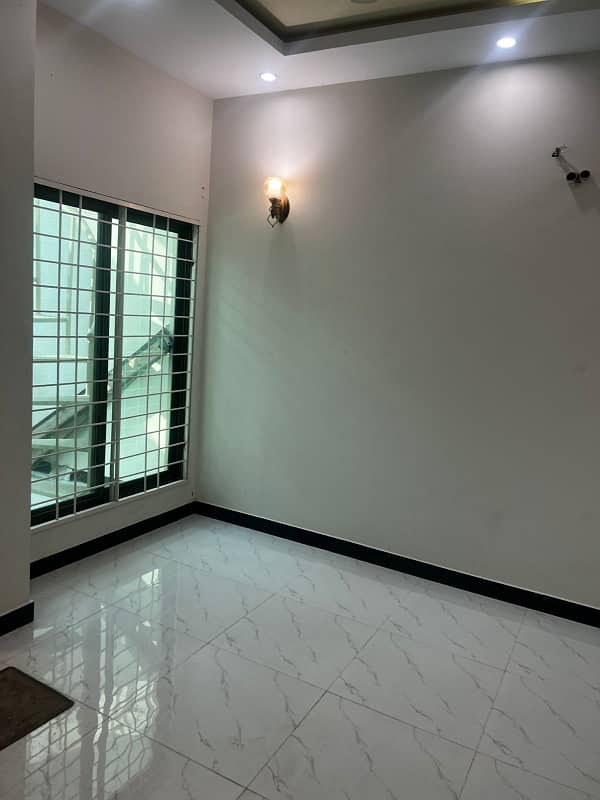 125sq yd Villa For SALE, in Precinct-15 opposite to ALI BLOCK. A-PLUS Construction. 3 Bedrooms, Drawing, Dining, TV Lounge . 10min Drive from Main Gate of Bahria Town Karachi. All aminities nearby 2