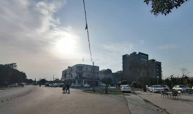Ideal Prime Location Residential Plot In Lahore Available For Rs. 90000000 0