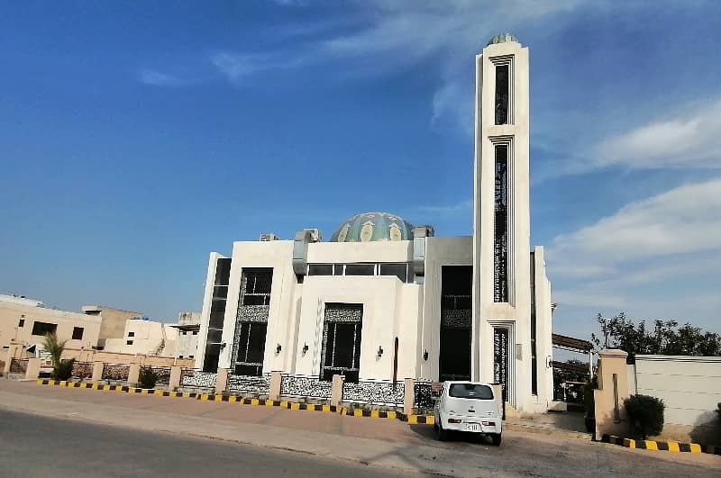 Ideal Prime Location Residential Plot In Lahore Available For Rs. 90000000 4