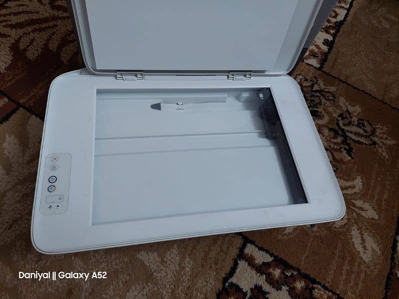 HP DeskJet 2130 New condition printer with box and accessories 1
