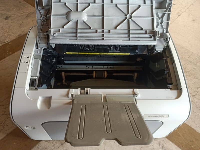Hp laserjet 1102 original 220v available for sale 0