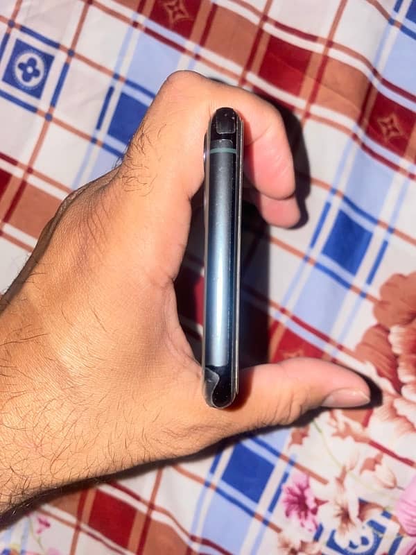 11 pro max 256GB Non PTA water pack 7