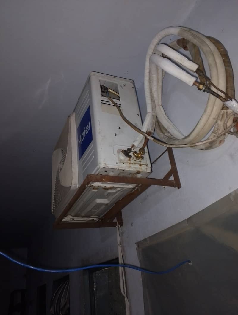 Haier Ac 410 gas ma. . Number. . 03161022347 2