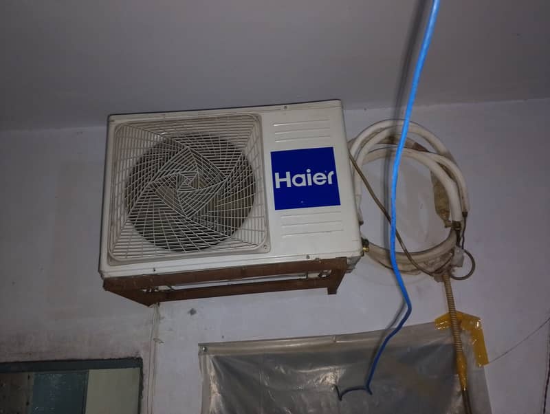 Haier Ac 410 gas ma. . Number. . 03161022347 5