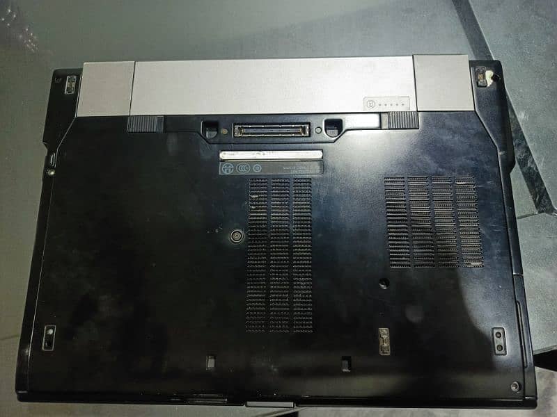 DELL laptop latitude E6410 3