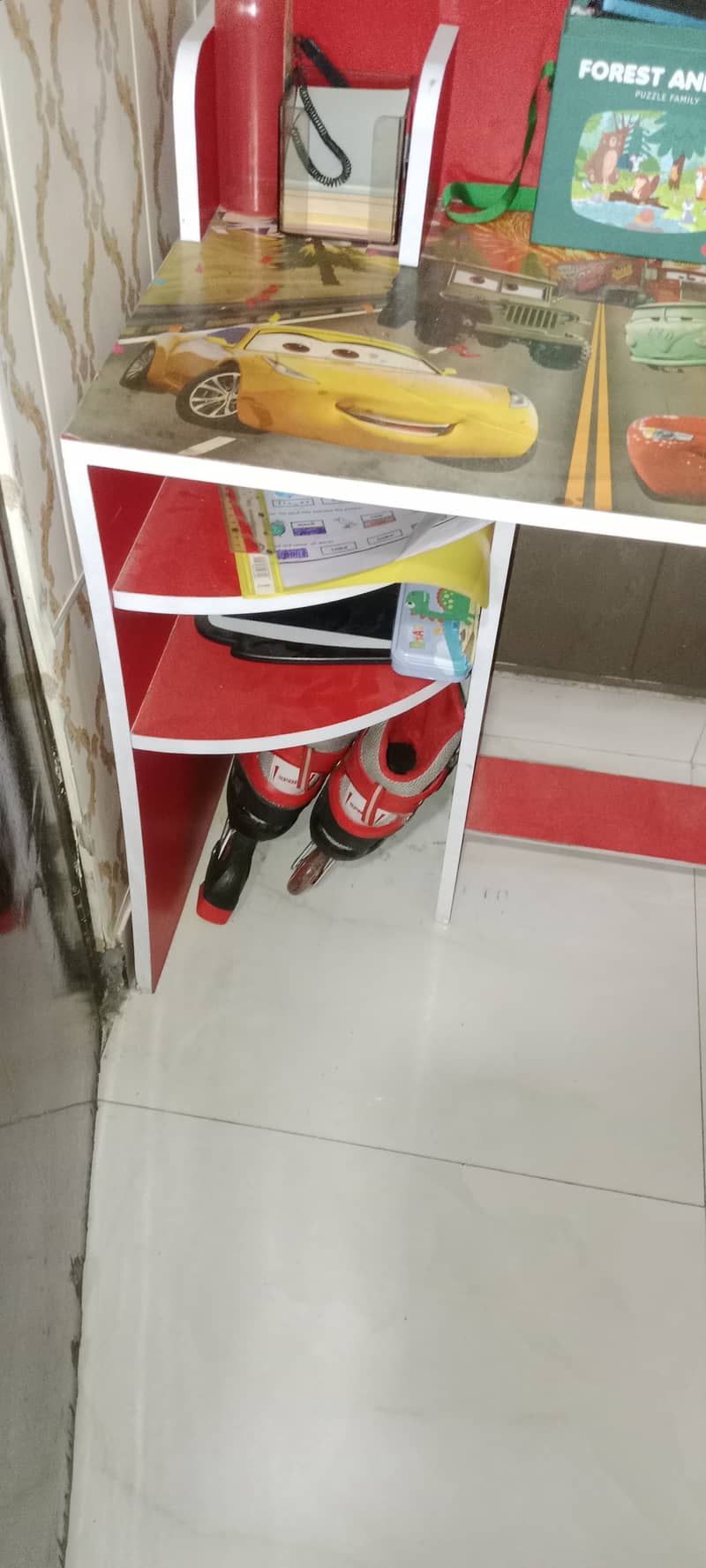 study table like new 2