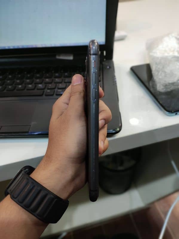 Iphone 11 JV 1