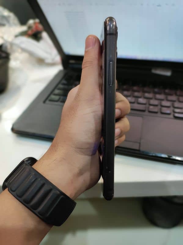 Iphone 11 JV 3