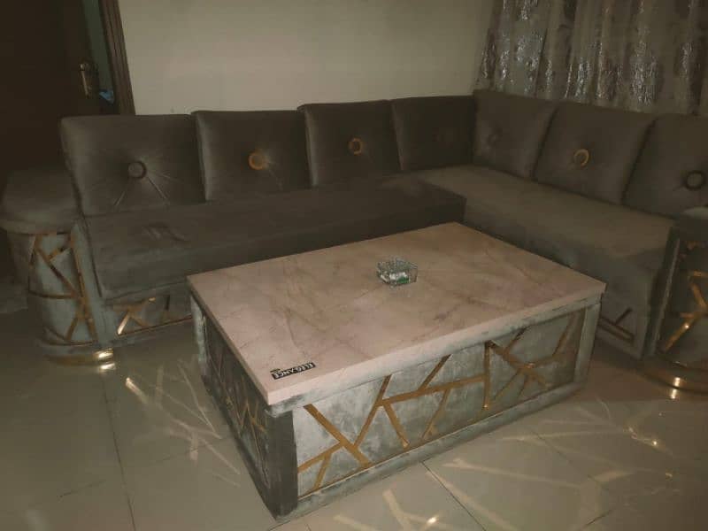 sofa with center table for sale 3