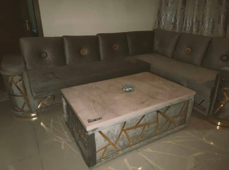 sofa with center table for sale 4