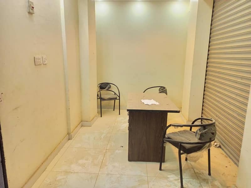 MAINTAINED SHOP FOR RENT IN BLOCK 13-C, GULSHAN. 0