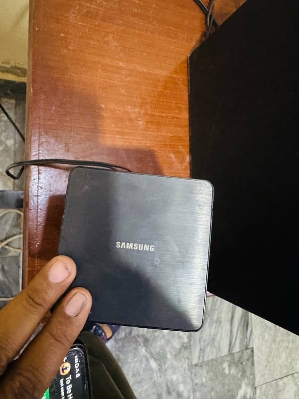 Samsung 2.1 subwoofer and speaker 0
