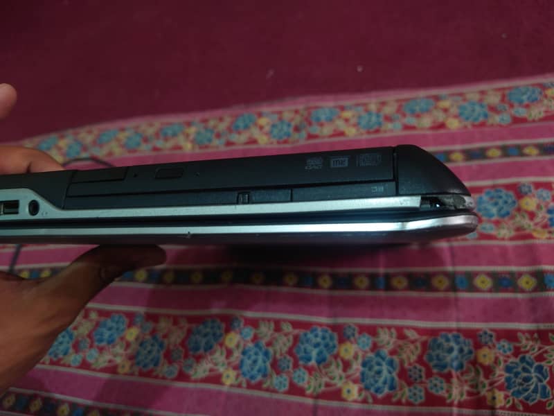 Dell Latitude e6440 | i7 4th Gen M CPU 3.00 GHz | 8 RAM / 500 GB HDD 6
