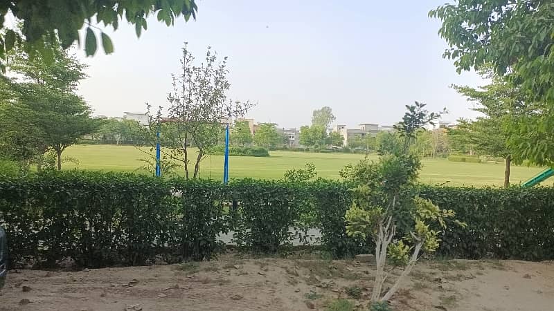 10 Marla 4550 Residential plot available for sale in Nasheman Iqbal phase 2 college Road Lahore 3