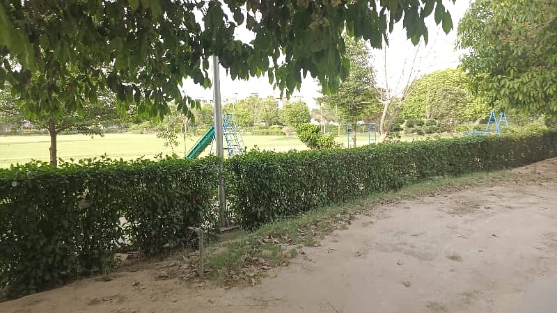 10 Marla 4550 Residential plot available for sale in Nasheman Iqbal phase 2 college Road Lahore 5