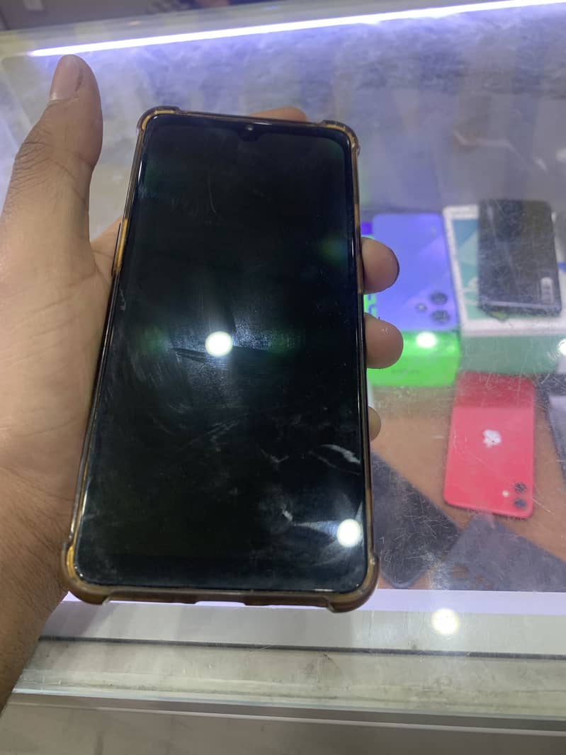 One plus 7t 6 ram 128 memory 3