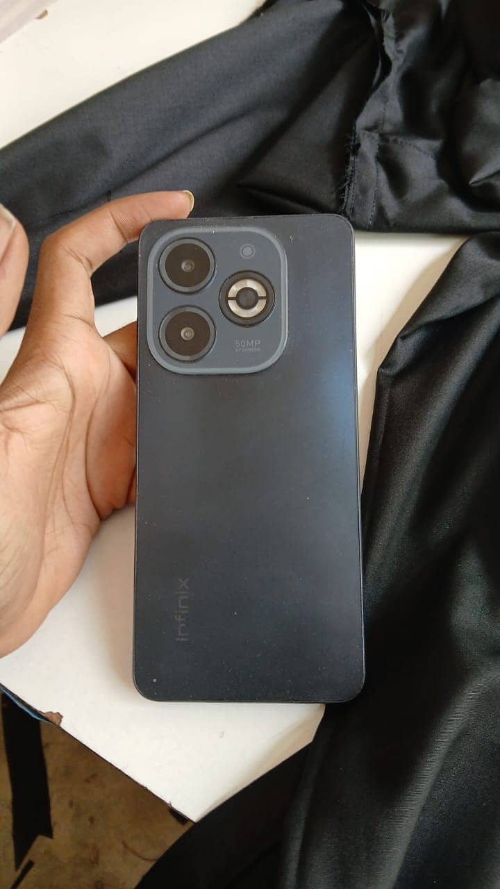infinix smart8+ 4,64 only 22000 0