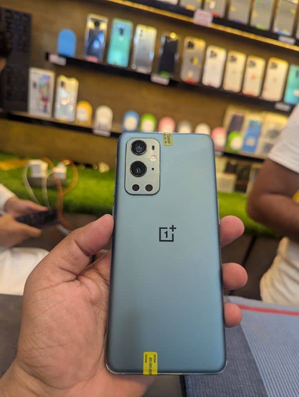 one plus stock . 9 pro 8.128/.     7t  8.128 /.   Samsung a51 full box 6