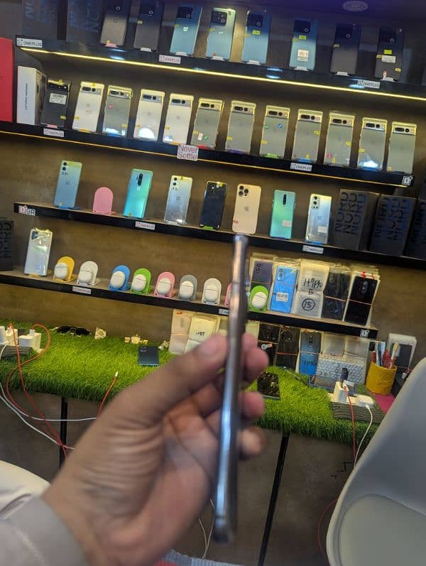 one plus stock . 9 pro 8.128/.     7t  8.128 /.   Samsung a51 full box 10