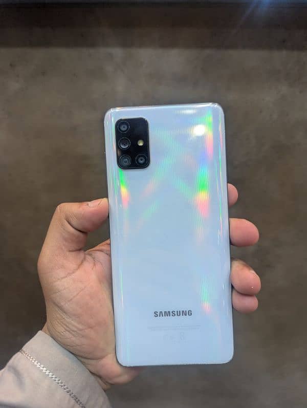 one plus stock . 9 pro 8.128/.     7t  8.128 /.   Samsung a51 full box 19