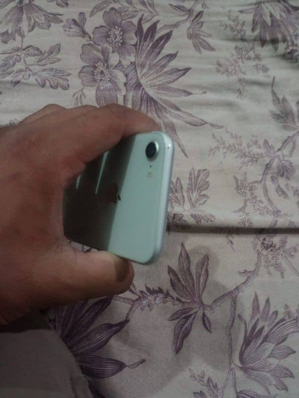 iphone 8 Non PTA 1