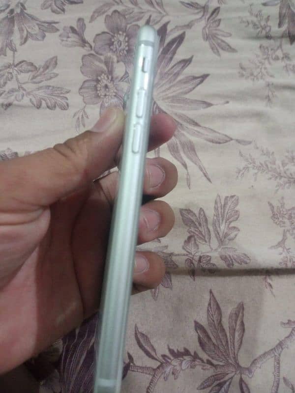 iphone 8 Non PTA 6