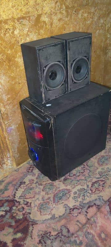 Pc gaming game card 2GB redeon install LCD WITH SPEAKERS 2
