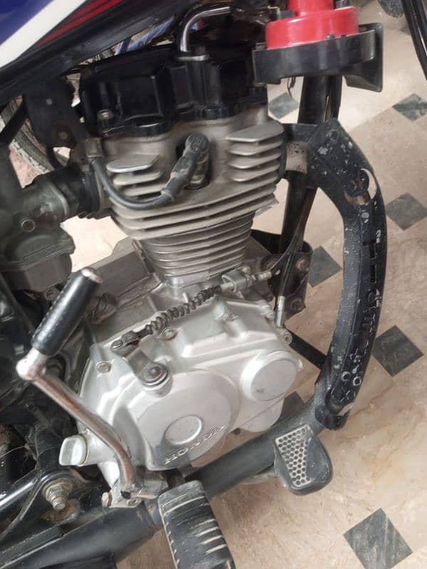 Honda   125 almost orgnl bike 1 hand home used 0