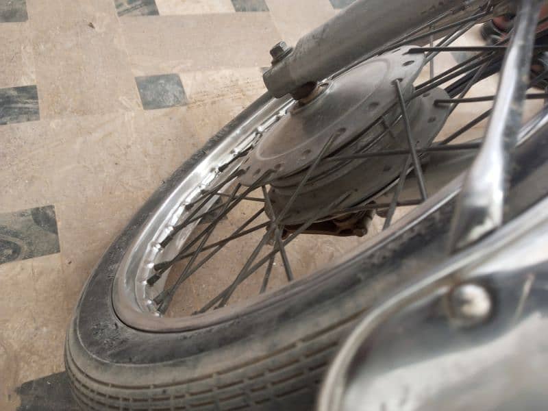 Honda   125 almost orgnl bike 1 hand home used 4
