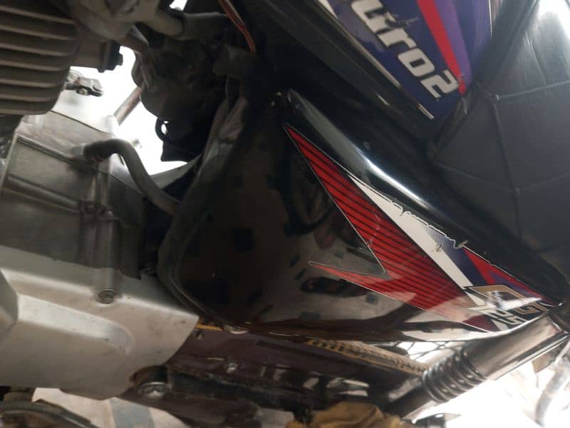 Honda   125 almost orgnl bike 1 hand home used 8