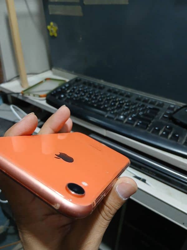 iphone xr 4