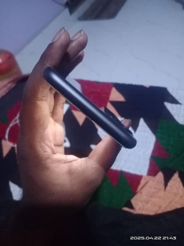 iPhone 11 4